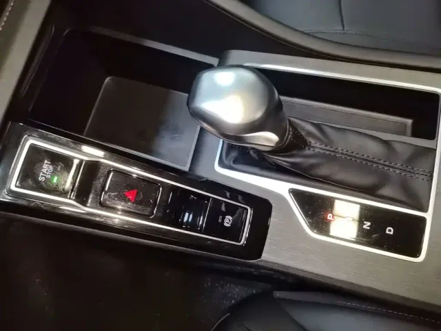 Roewe i5 — Фото автомобиля 13