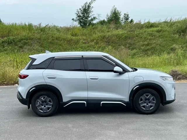 BYD Yuan UP — Фото автомобиля 5