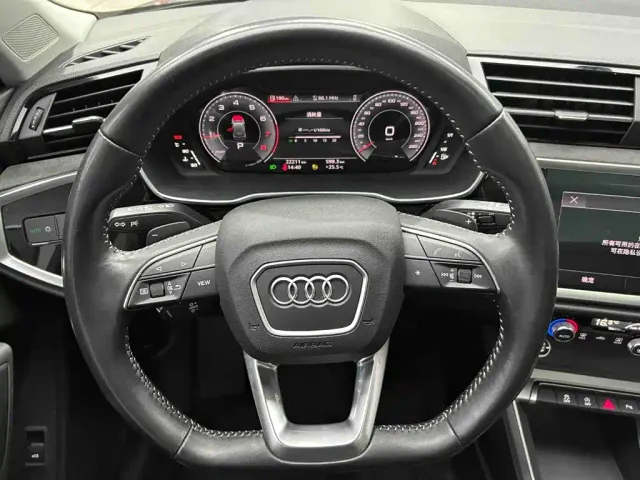 Audi Q3 — Фото автомобиля 9