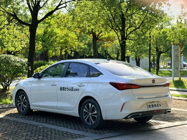 Changan Eado — Фото автомобиля 6