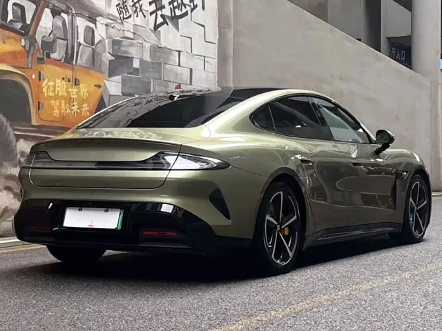 Xiaomi SU7 — Фото автомобиля 4