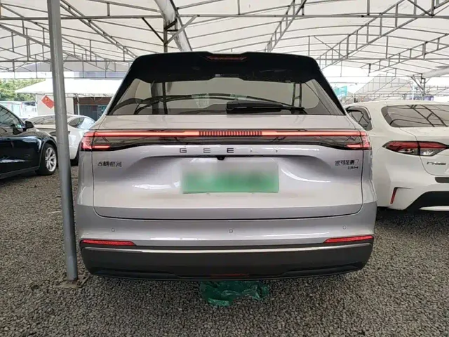 Geely Galaxy Starship 7 EM-i — Фото автомобиля 5