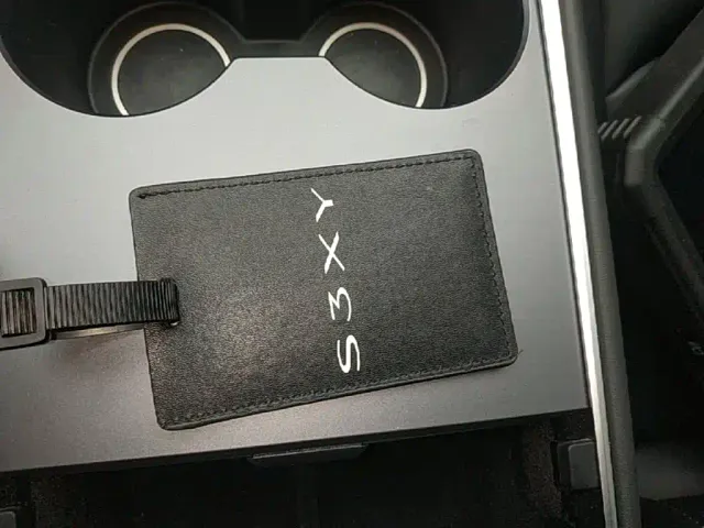 Tesla Model Y — Фото автомобиля 8