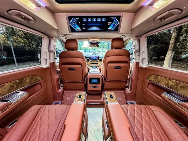 Mercedes-Benz V-Class — Фото автомобиля 14
