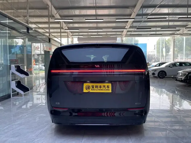 Li Auto Li Auto MEGA 2024 Ultra — Фото автомобиля 9