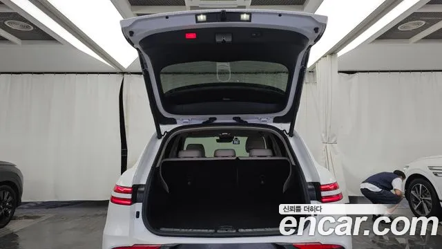 Genesis GV70 2.5T Бензин 2WD — Фото автомобиля 18