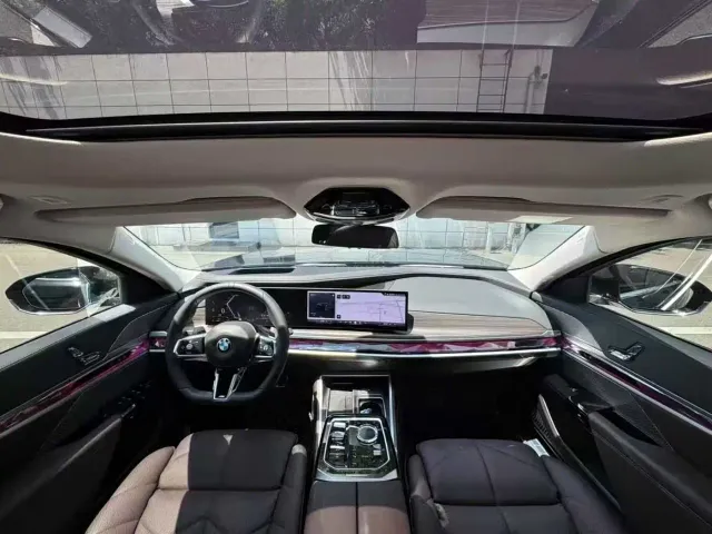 BMW 7 Series — Фото автомобиля 7