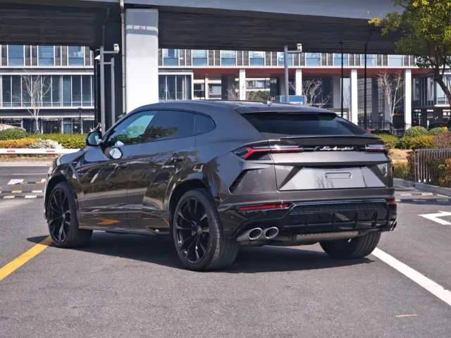 Lamborghini Urus — Фото автомобиля 5