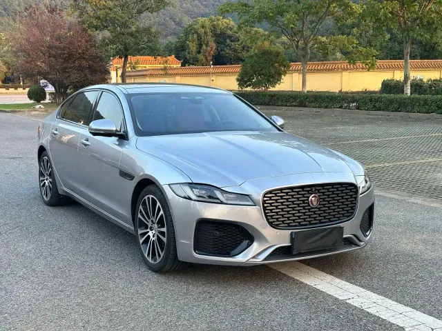 Jaguar XFL — Фото автомобиля 3