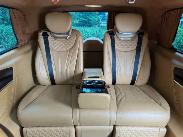 Mercedes-Benz V-Class — Фото автомобиля 21