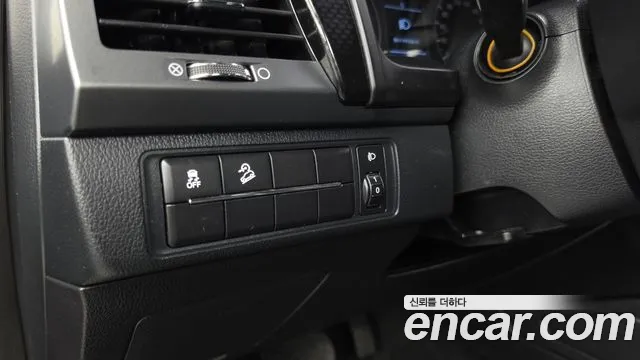 KG_Mobility_Ssangyong Rexton Новый Rexton Sport Дизель 2.2 2WD — Фото автомобиля 16