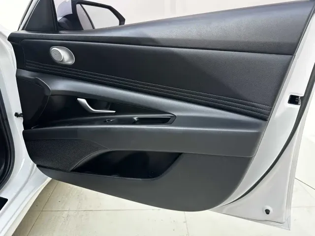 Hyundai Elantra — Фото автомобиля 19