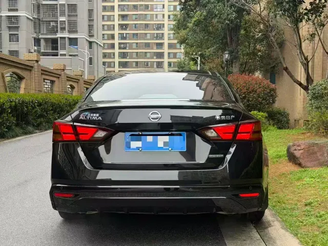 Nissan Teana — Фото автомобиля 5
