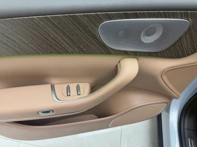 Leapmotor C11 — Фото автомобиля 15