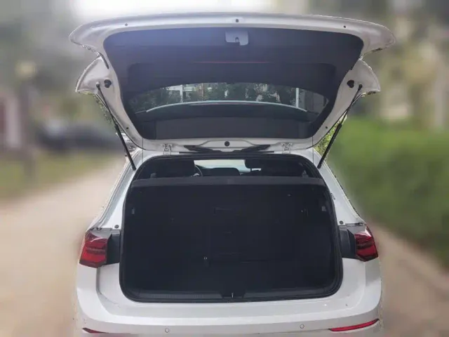 Volkswagen Golf — Фото автомобиля 15