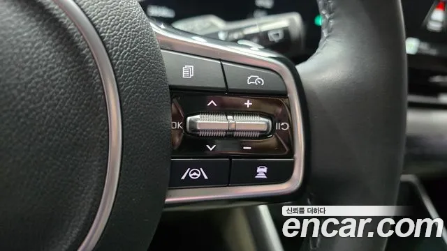 Kia Carnival Generation 4 — Фото автомобиля 23