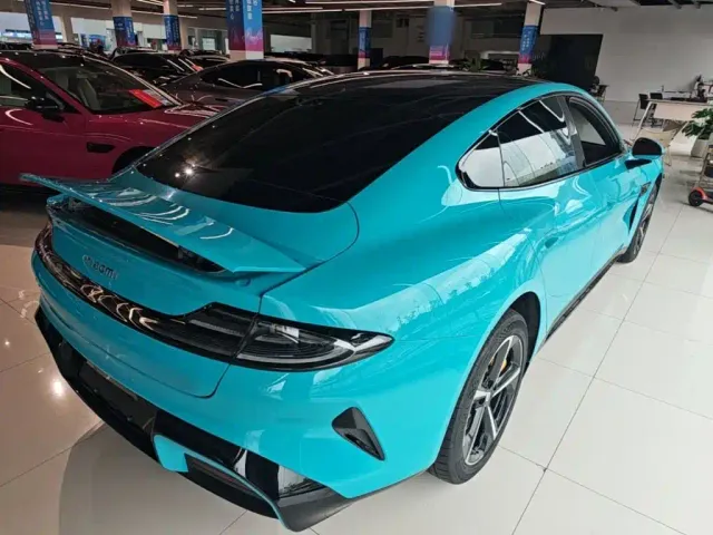 Xiaomi SU7 — Фото автомобиля 6