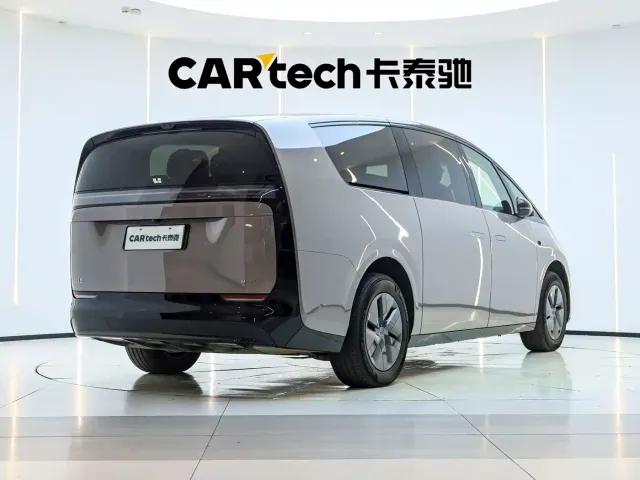 Li Auto MEGA — Фото автомобиля 3