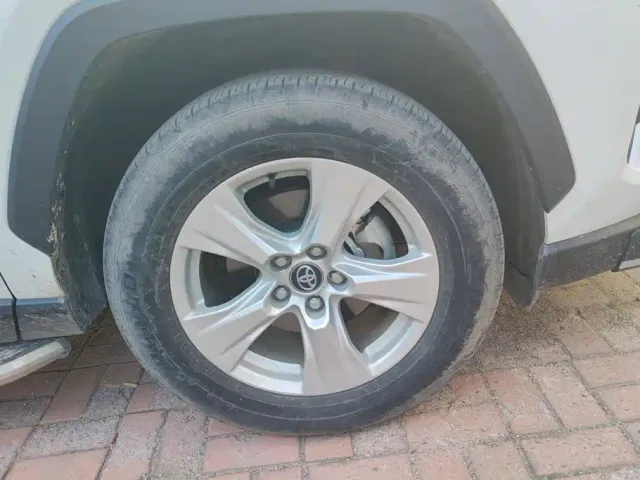 Toyota RAV4 — Фото автомобиля 6