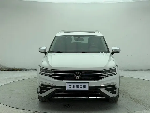 Volkswagen Tiguan L — Фото автомобиля 2
