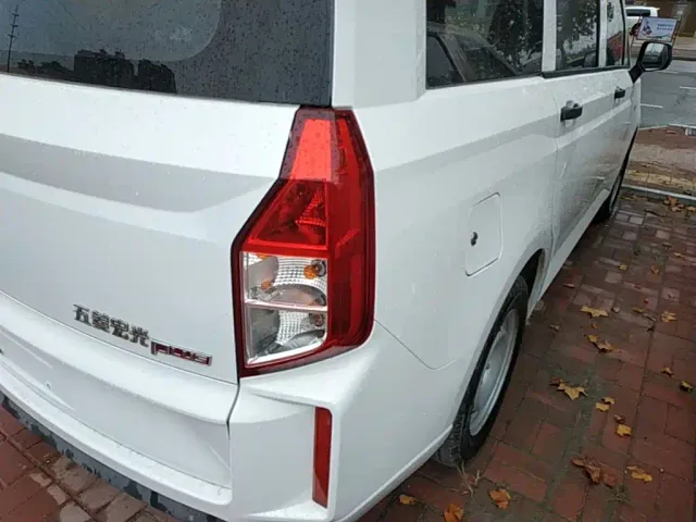Wuling Hongguang Plus — Фото автомобиля 7