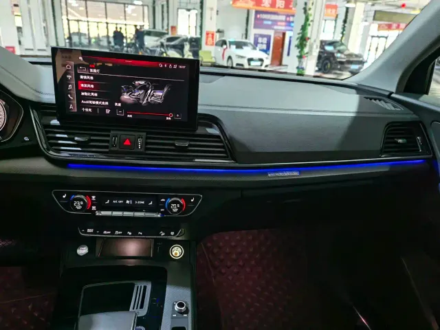 Audi Q5L — Фото автомобиля 15
