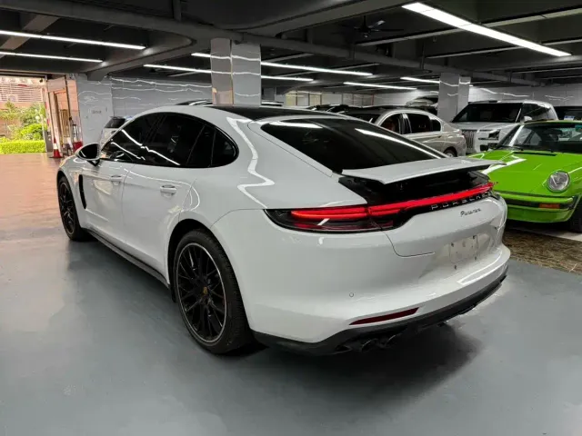 Porsche Panamera — Фото автомобиля 4