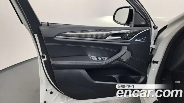 BMW X4 xDrive20i M Sport Pro — Фото автомобиля 17