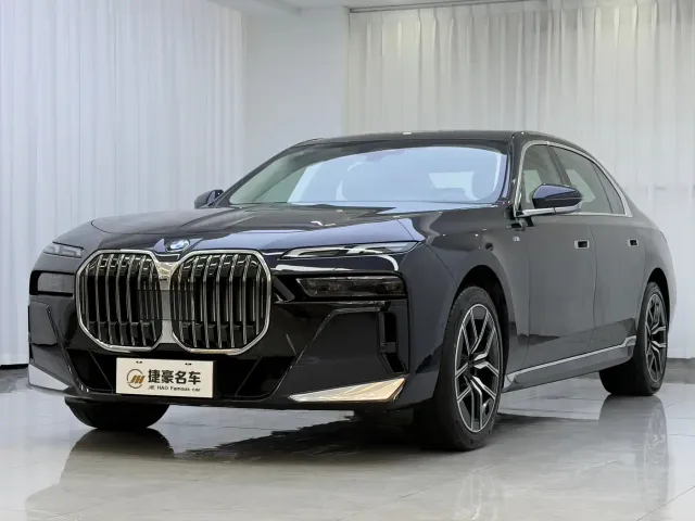 BMW 7 Series — Фото автомобиля 2