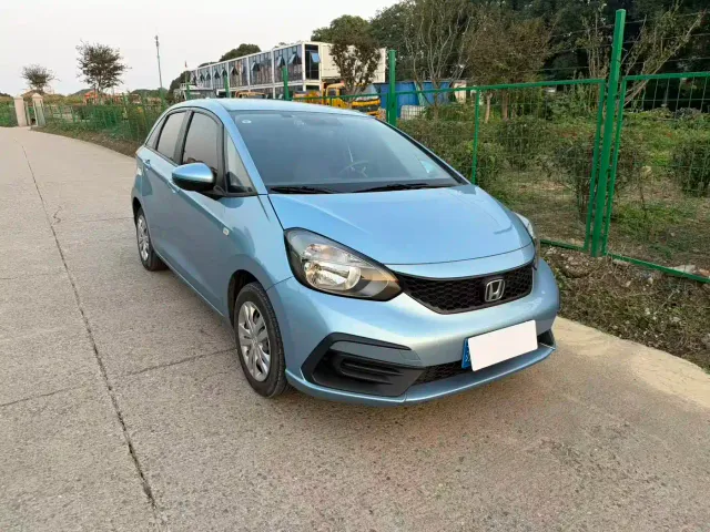 Honda Fit — Фото автомобиля 3