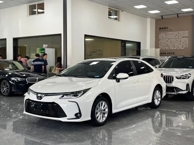 Фотография автомобиля — Toyota Corolla