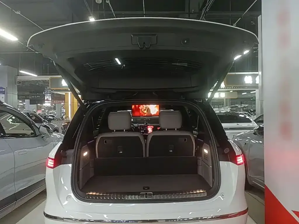 NIO NIO ES8 2025 Model 6-Seat Executive Luxury Edition — Фото автомобиля 18
