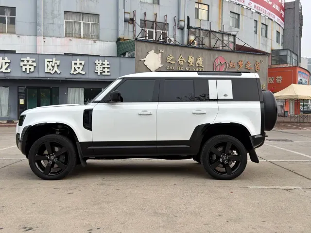 Land Rover Defender — Фото автомобиля 3