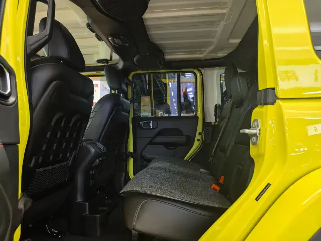 Jeep Wrangler — Фото автомобиля 11