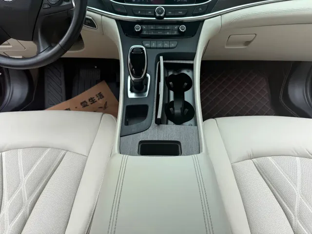 Buick LaCrosse — Фото автомобиля 10