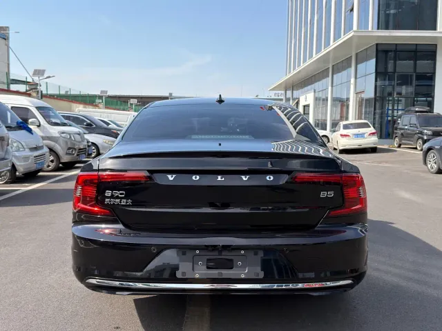 Volvo S90 — Фото автомобиля 14