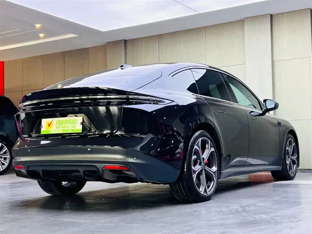 Nio ET5 — Фото автомобиля 4