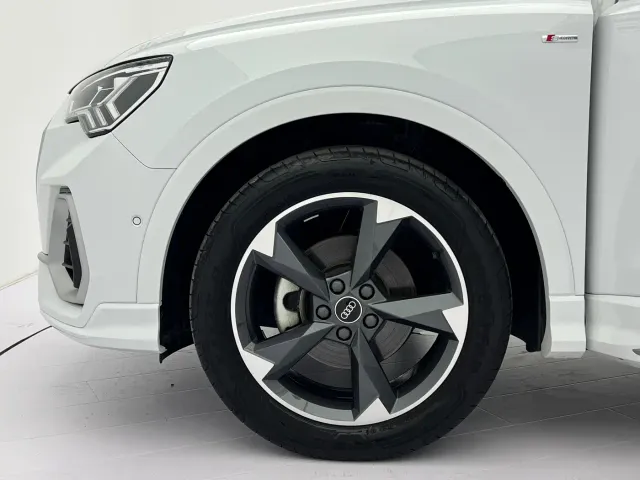 Audi Q3 — Фото автомобиля 20