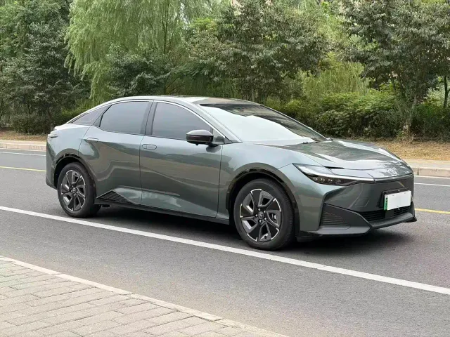 Toyota bZ3 — Фото автомобиля 2