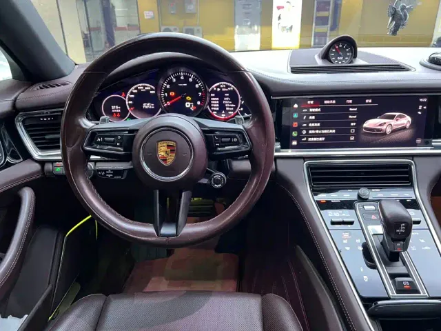 Porsche Panamera — Фото автомобиля 9