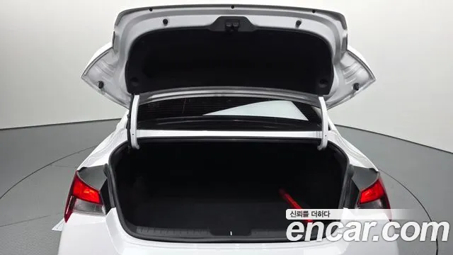 Hyundai Avante CN7 — Фото автомобиля 20
