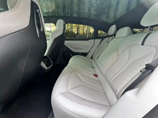 Xpeng P7 — Фото автомобиля 10