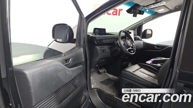 Hyundai Staria Staria 4WD Lounge 9 мест — Фото автомобиля 10