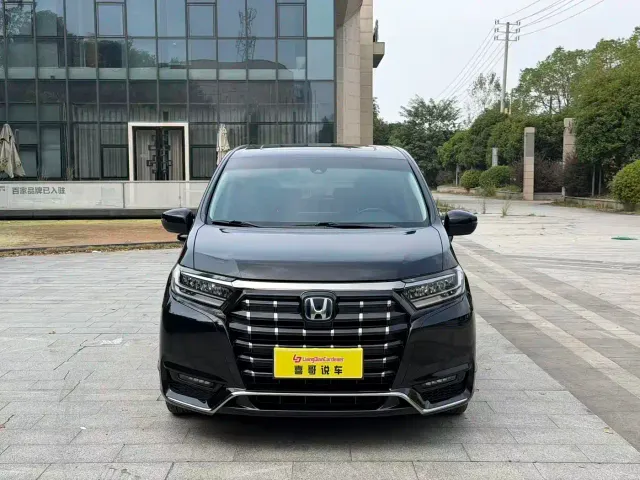 Honda Elysion — Фото автомобиля 3