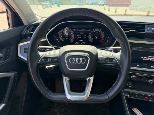 Audi Q3 — Фото автомобиля 9