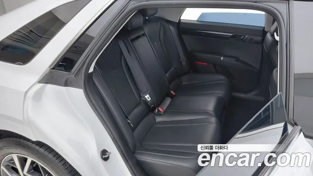 Hyundai Grandeur Grandeur (GN7) — Фото автомобиля 11