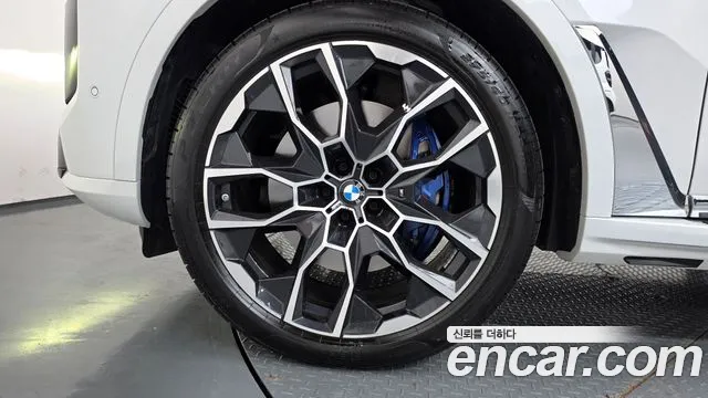 BMW X7 — Фото автомобиля 3