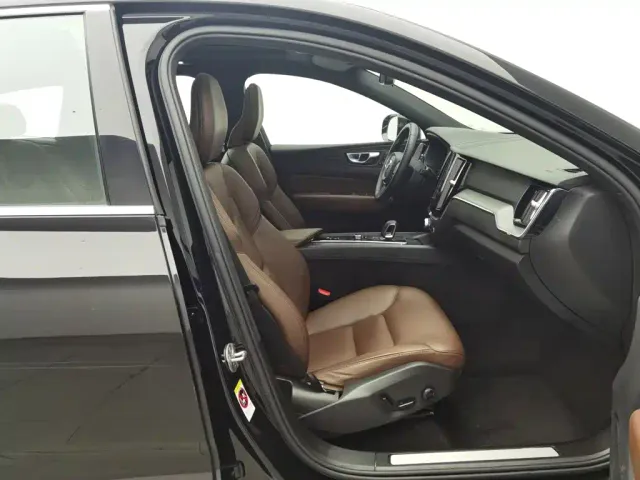Volvo XC60 — Фото автомобиля 23
