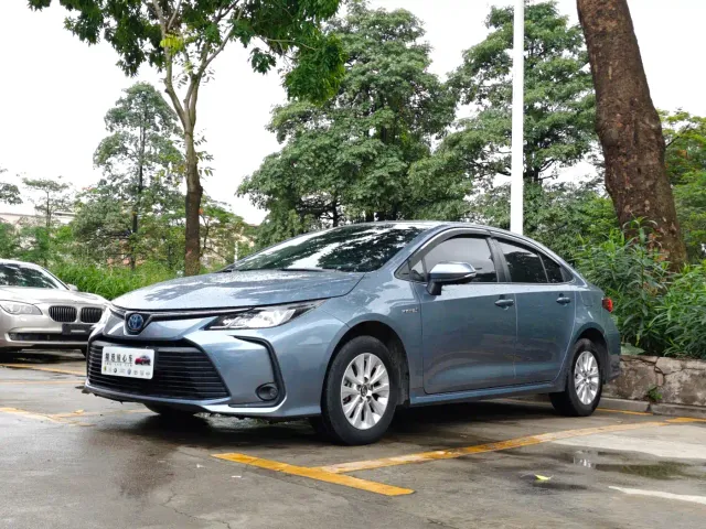 Фотография автомобиля — Toyota Corolla