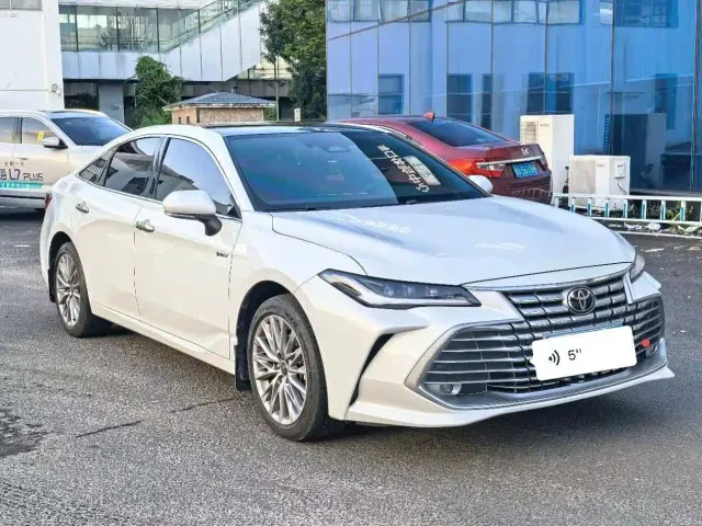 Toyota Avalon — Фото автомобиля 12